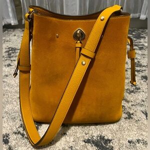 NWOT Kate spade ♠️ Marti bucket bag in ‘Squash’